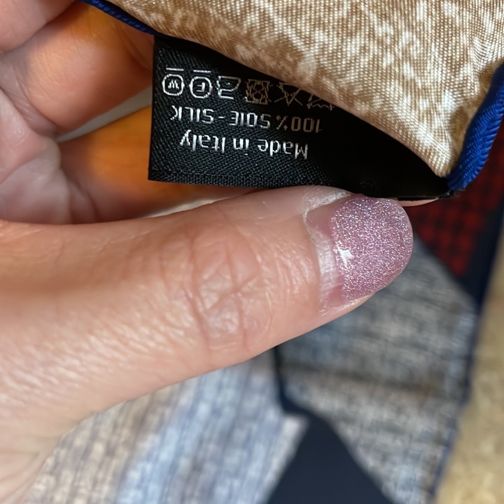 Brand new Chanel scarf with box - Picture 4 of 4